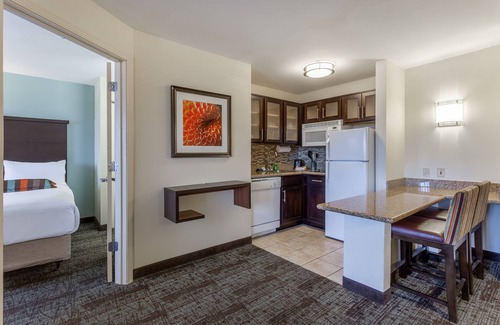 Davenport Condo | Free Breakfast, Free Wi-Fi, Indoor Pool + Hot Tub | Comfy Suite
