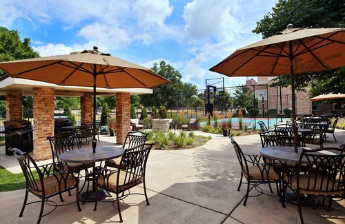 Peoria Condo | Free Breakfast. Pool & Hot Tub. Close to St. Francis Medical Center!