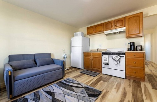 Chicopee Apartment | Free coffee a comfortable bed food and drinks