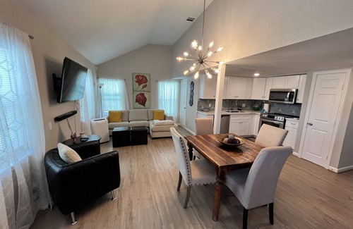 Galveston House | FREE Golfcart-close to beach, Marina/Pier- Bikes