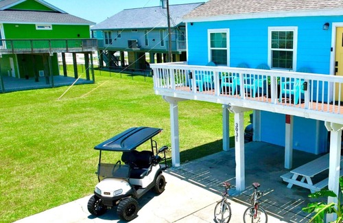 Galveston House | FREE Golfcart-close to beach, Marina/Pier- Bikes