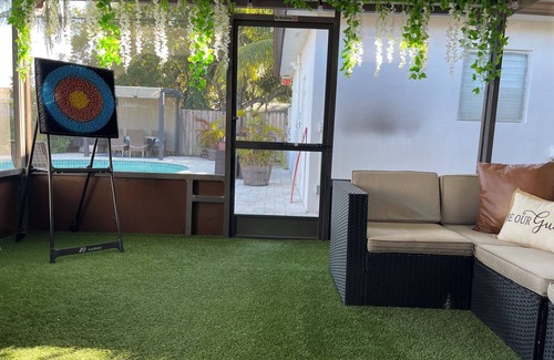 Park East House | Free Hottub/Pool/Min to Beach/Hard Rock Casino/BBQ