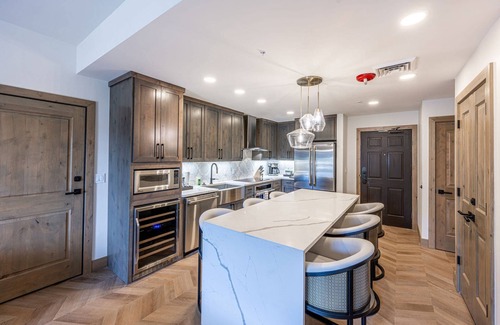 Park City Condo | *Free Kayaking* Perfect for Families - Renovated Westgate | 2 King Suites | Pool | Arcade | Hot Tub