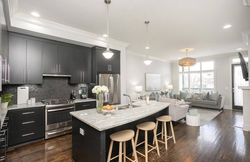 West End House | FREE NIGHT DEAL! DOWNTOWN 1MI TO BROADWAY! #2 of 6 HOMES! Rooftop Deck BY VANDY!