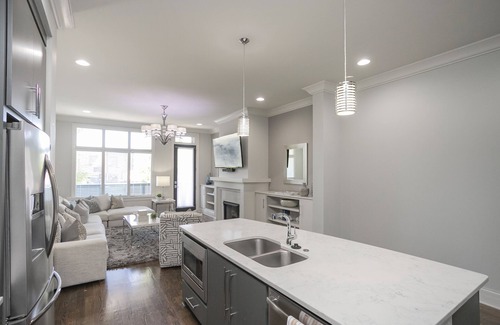West End House | FREE NIGHT DEAL! DOWNTOWN 1MI TO BROADWAY! #3 of 6 HOMES! Rooftop Deck BY VANDY!