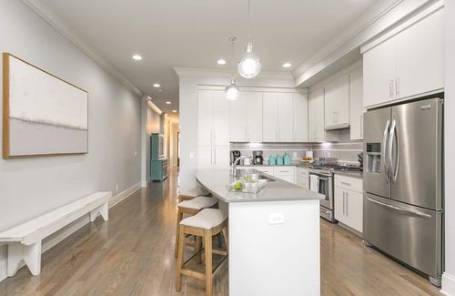 West End House | FREE NIGHT DEAL! DOWNTOWN 1MI TO BROADWAY! #5 of 6 HOMES! Rooftop Deck BY VANDY!