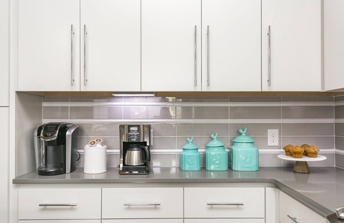 West End House | FREE NIGHT DEAL! DOWNTOWN 1MI TO BROADWAY! #5 of 6 HOMES! Rooftop Deck BY VANDY!