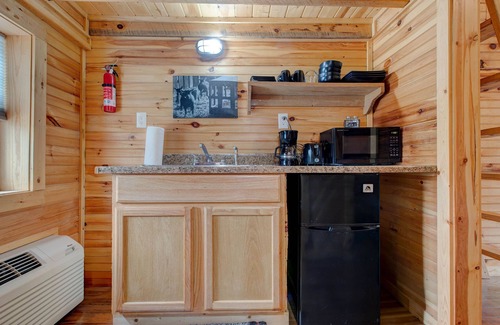 Pine Ridge Cabin | ✨FREE NIGHT PROMO✨Whispering Pine Cabin Unit 2 in the RRG
