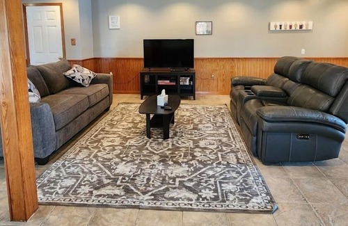 Hemphill Apartment | Free night! Weekday Special located directly on Toledo Bend Lake