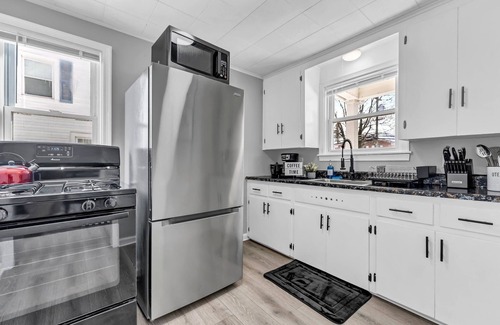 Hamburg Apartment | Free Parking and Prime Location