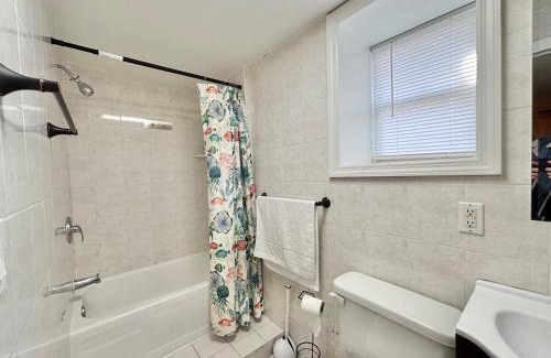 North Bergen Apartment | FREE Parking Cozy 2 Bedroom unit near NYC