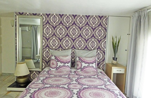 Pueblo Nuevo Apartment | Free parking in the street Wifi Easy check in