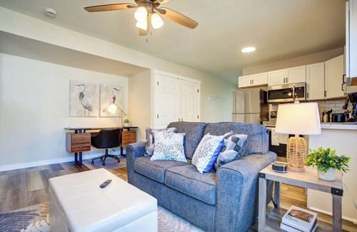 Madison Apartment | Free parking. In-unit washer & dryer. A/C. Pets Ok