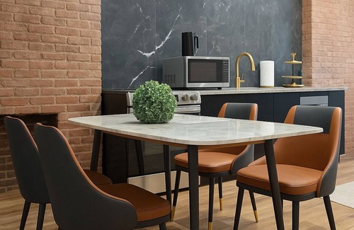 Pittsburgh Apartment | Free parking KING bed Stylish Brick Retreat