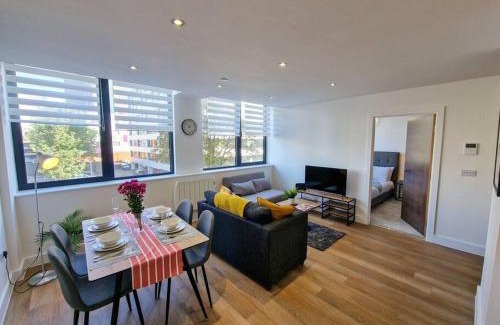 Old Trafford Apartment | Free Parking: Old Trafford Apartment