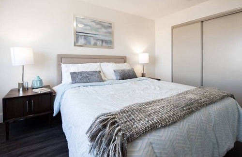 Downtown Winnipeg Apartment | Free Parking & Wi-Fi! One Bedroom Suite Downtown