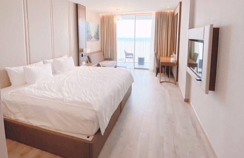 Tran Phu Beach Hotel | Free Pool ❀ Sea View Panorama Hello Nha Trang
