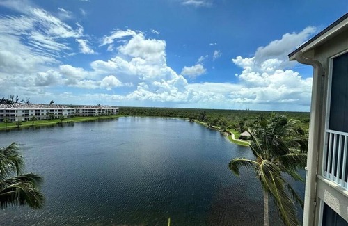 Tropical Cove Condo | Free Spirit at Lexington CC Lake Village