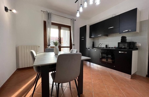 Fiumicino Apartment | [Free Wi-fi e Netflix] 350mt from the beachn