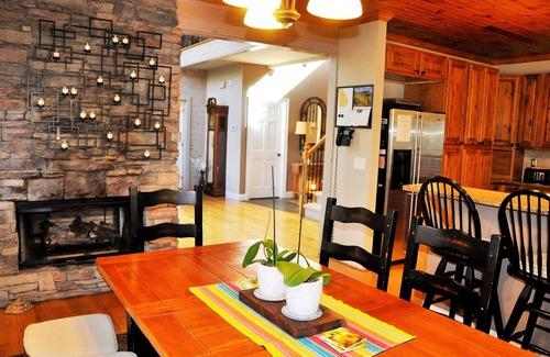 Blairsville Cabin | Free Wi-Fi w/private dock boating