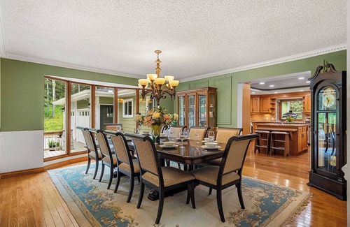 Calgary House | Freele Escape | Hot Tub | Nature Lovers Dream! |