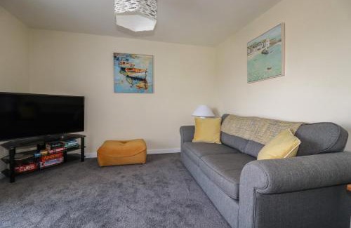 Truro Apartment | Freesia