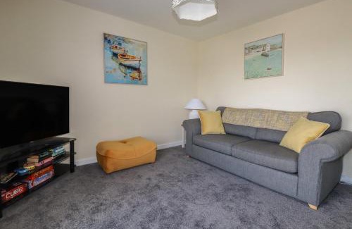 Truro Apartment | Freesia