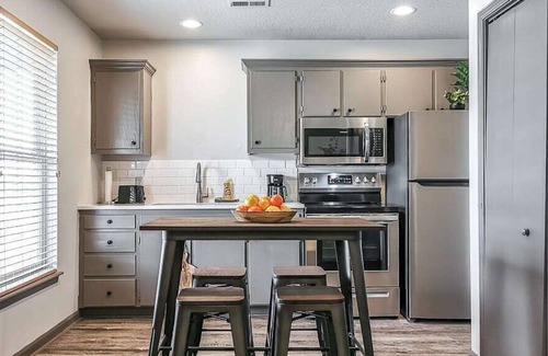 La Cygne Cabin | Freestanding 1 Bedroom Cabin