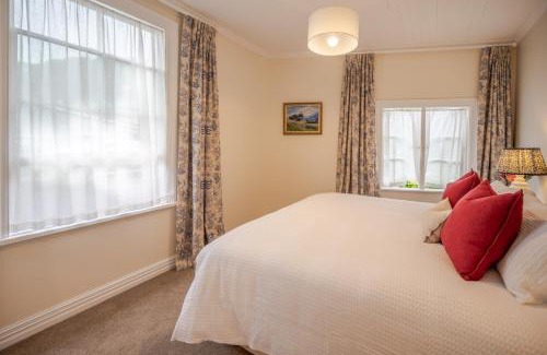 Akaroa Bed & Breakfast | French Bay House