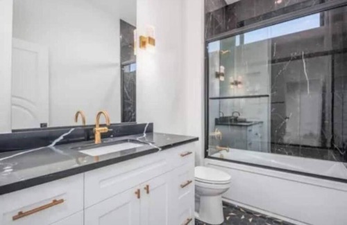 South Richland House | French Cottage 5bed4bath