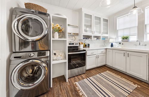 Guntersville Apartment | French Country Historic Apartment Located in the Heart of Downtown Guntersville