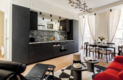 Les Halles Apartment | FRENCH ELEGANCE JUST STEPS AWAY FROM THE LOUVRE MUSEUM, PALAIS ROYAL