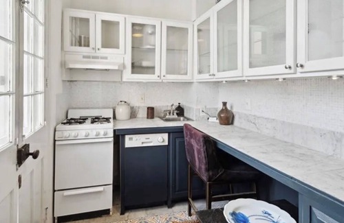 French Quarter Apartment | French Quarter 1 Bedroom Studio. Best Part of the Quarter Behind Gates