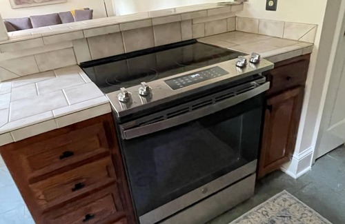 French Quarter House | French Quarter Private Courtyard House -AC, wifi + free Athletic Club membership