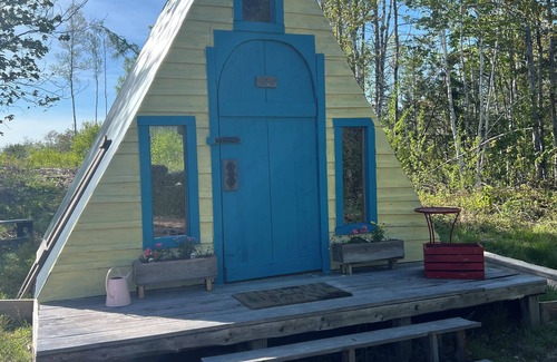 Columbia Falls Cottage | French Tiny A-Frame Cottage Off Grid-1hr15min From Acadia/Bar Harbor