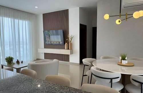 Zona Dorada Apartment | Frente a la Marina vista al Mar