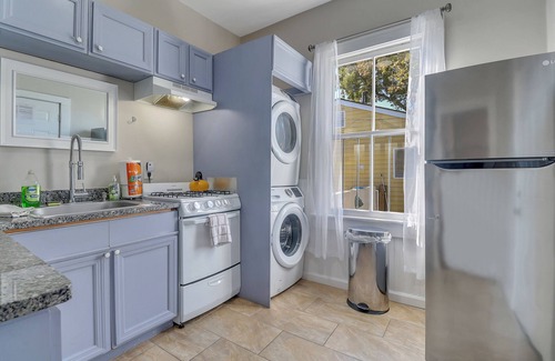 Hitch Village - Fred Wessels Homes Cottage | Fresh and Modern Downtown Historic Duplex with Two Private Pools