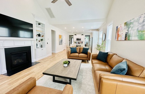 Apex House | Fresh and Modern Cottage