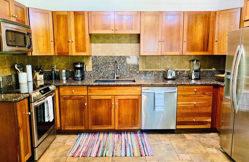 Princeville Condo | Fresh, Bright, New! Near Hanalei. Walk to the ocean in minutes.