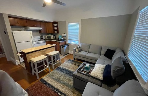 Alameda Apartment | Fresh newly fully furnished apartment in Alameda.