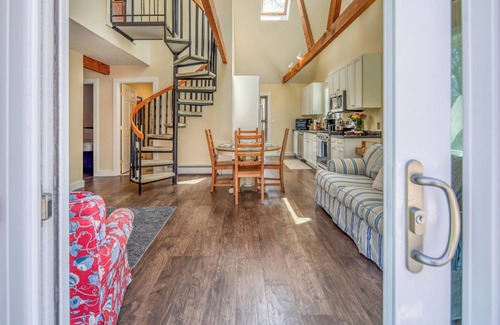 Vineyard Haven House | Fresh Quiet Hidden Gem, Pet & Kid Friendly, close to V.T.A., VH and farmstand-5*