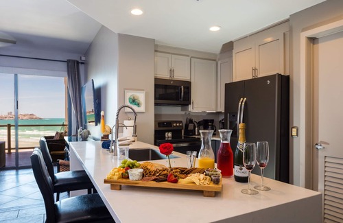 Puerto Penasco Condo | Fresh Remodel - 1BR 1BA Gorgeous Ocean Front Condo at Las Palomas - Cristal 306