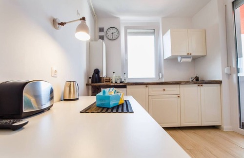 Oradea Apartment | Fresh Studio in Central Oradea