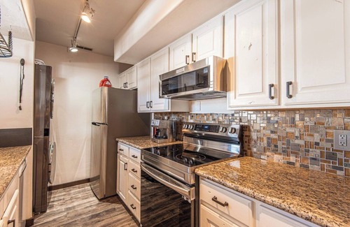 Kimball Junction Apartment | Fresh, Top Floor Condo - 2 bedrooms w/3 beds