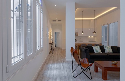 Centro Apartment | Fresh Velazquez Apartment E