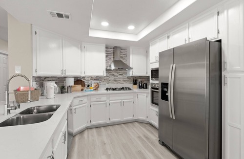 Spring Valley House | Freshly Renovated 5-Bedroom with BBQ Grill Home