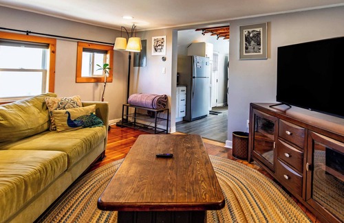 Centennial Apartment | Freshly Renovated Apt in Perfect Location