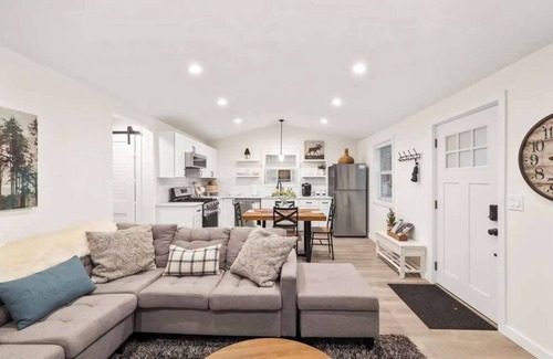 Coeur d'Alene House | Freshly Updated Hideaway in CDA’s Best Spot