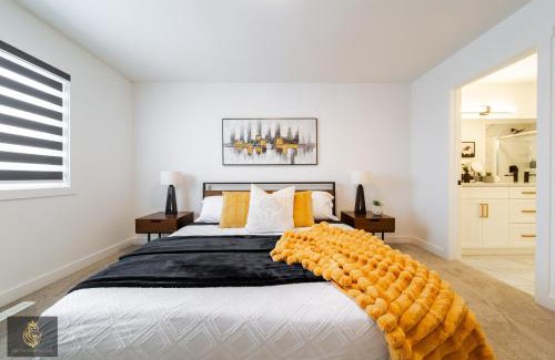 West Edmonton House | FreshModernWEMGarageKingBed