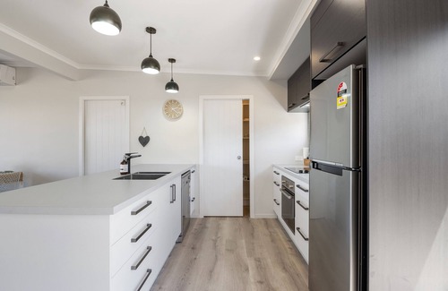 Omori Cottage | Freshwater Lookout - Taupo Holiday Home